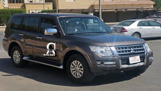 ميتسوبيشي باجيرو GLS 2015